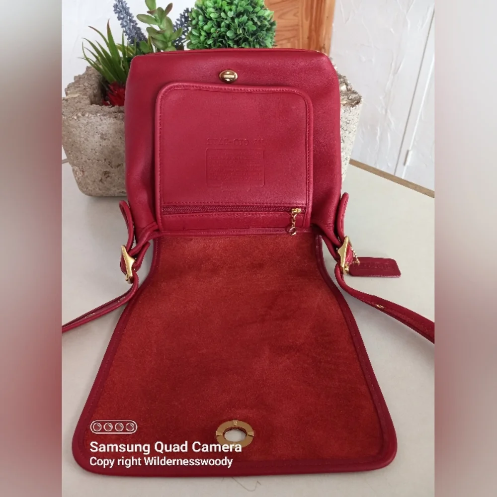 Coach Legacy Companion Flap #9715, 2001. Turn Lock, Crossbody, Red/Bordeaux - Picture 13 of 16
